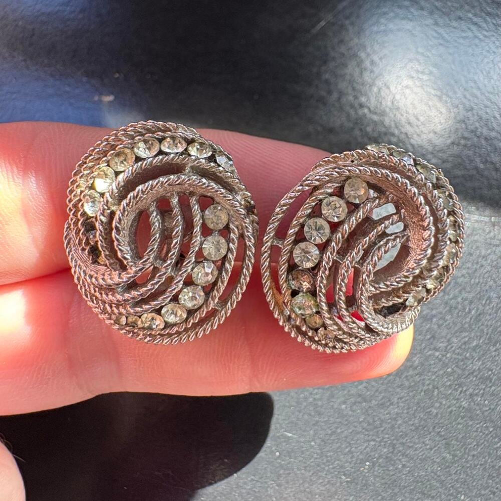 Vintage crown Trifari cavalcade rope clip on earrings
